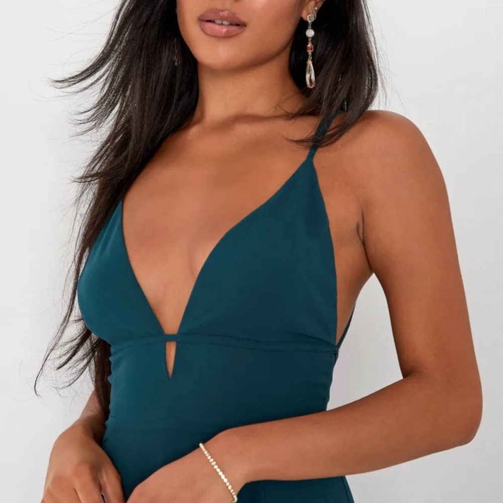 Emerald Green backless Lulu’s wedding guest dress. Never worn, still in bag.